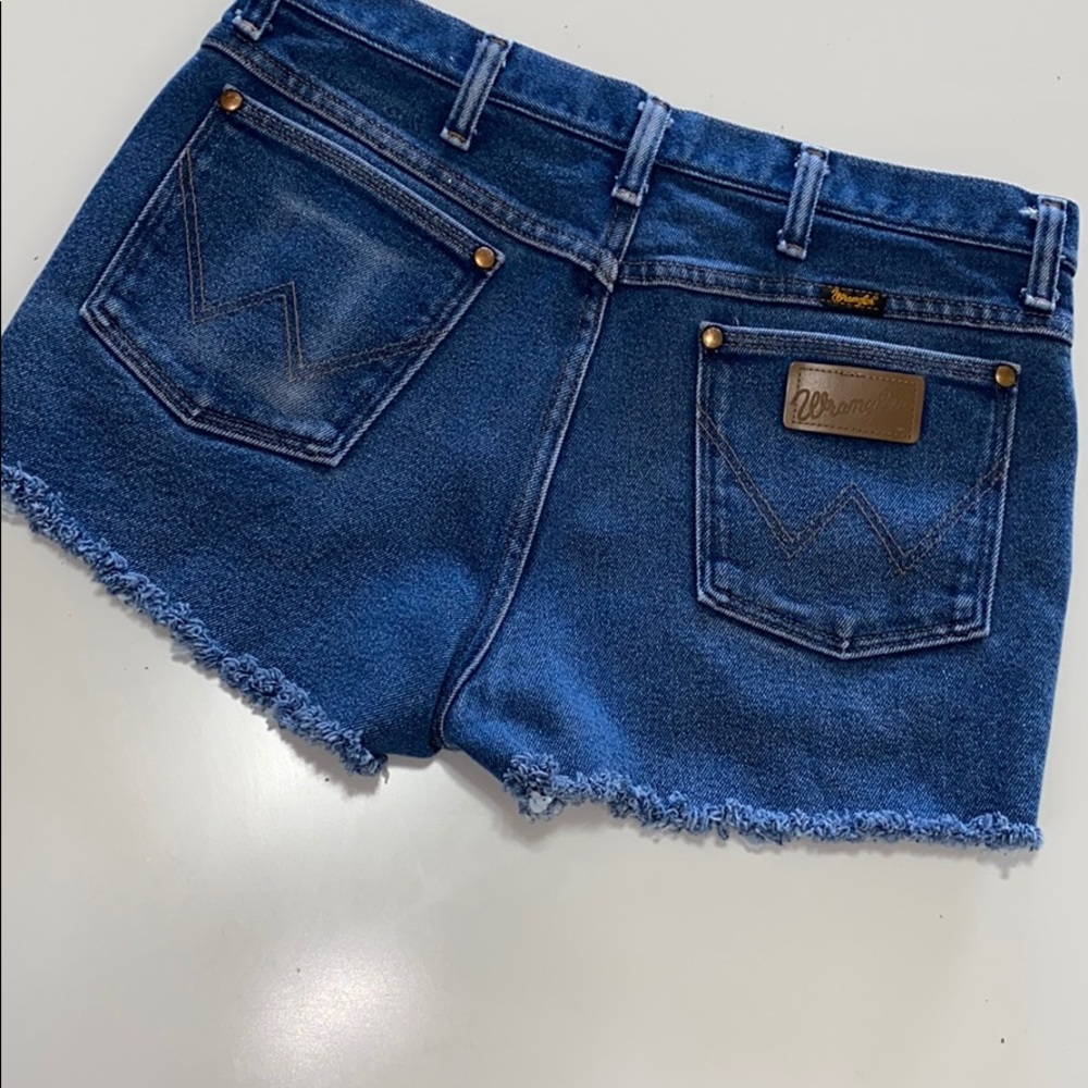 Vintage wranglers high rise jean shorts